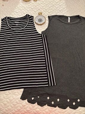Banana Republic B & W Striped Tee & Acting Pro Heathered Gray Tunic Tee Med